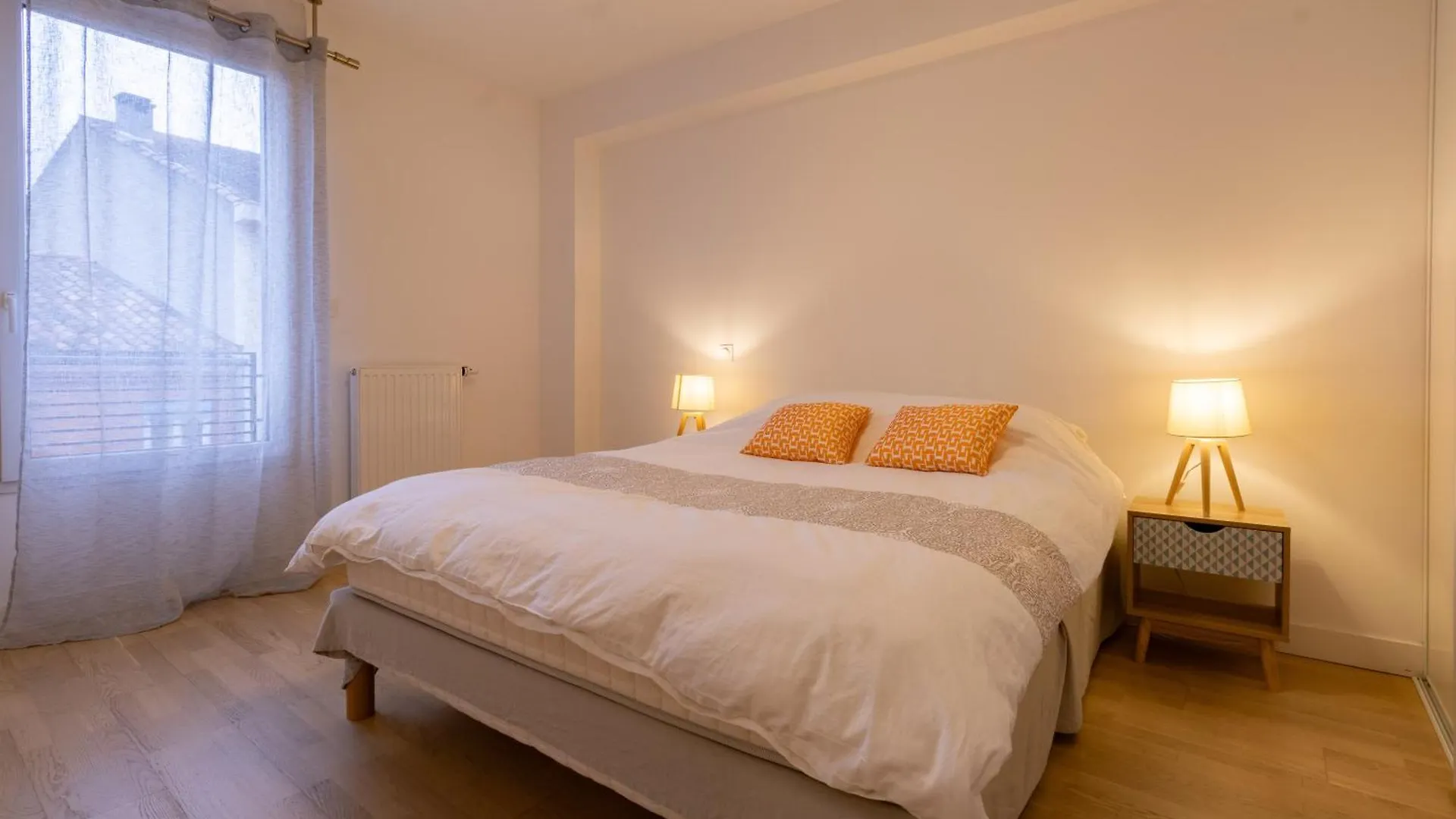 Apartmán T3 Lejeune, Hypercentre, Calme, Fibre, Balcon, 5 Min A Pied Metro Compans-Caffarelli Toulouse
